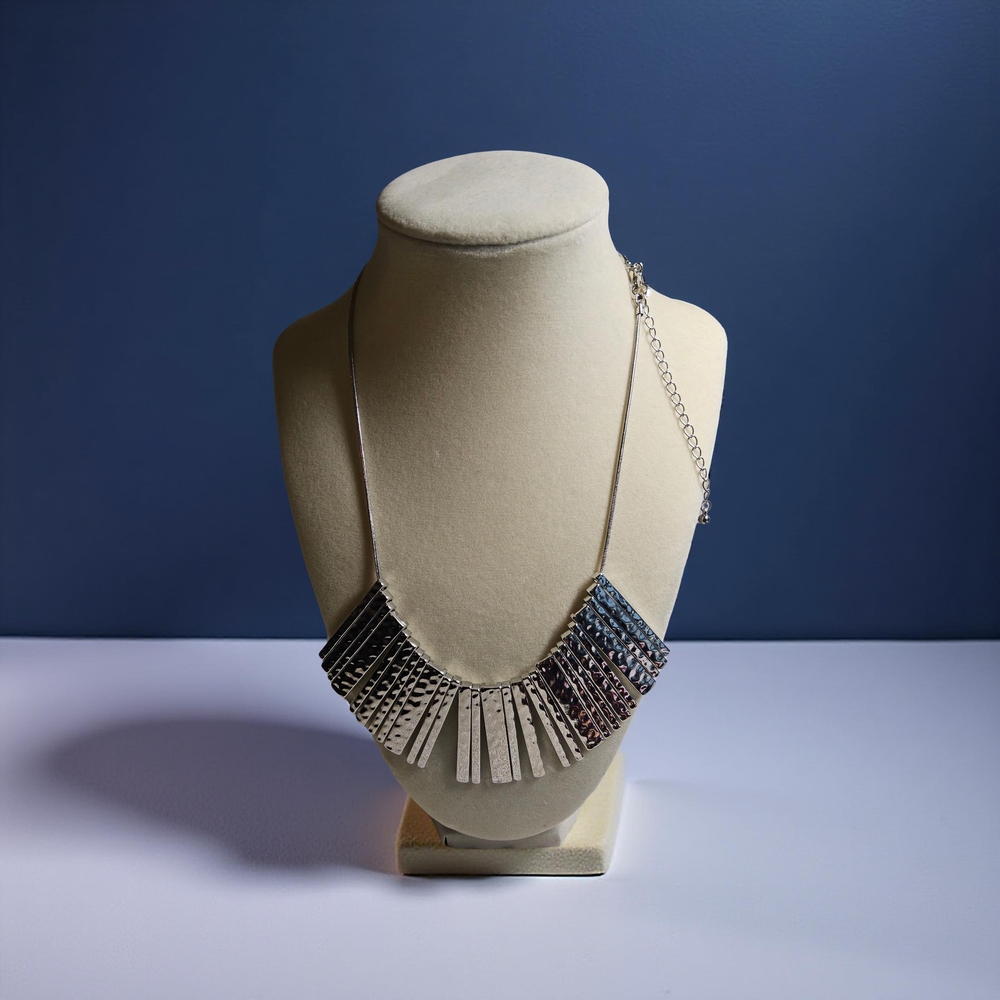 New Banana Republic Silver Tone Fashion Necklace